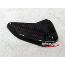 CARBONVANI - MV AGUSTA BRUTALE 800 CARBON FIBER HEEL GUARD (2017+) CARBONVANI - MV AGUSTA BRUTALE 800 CARBON FIBER HEEL GUARD (2017+)